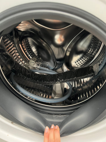 Factory second Haier 8kg/4kg Washer Dryer Combo HWD8040BW1 - Second Hand Appliances Geebung